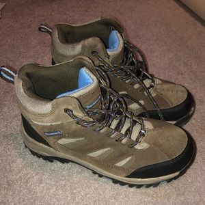 Bearpaw hiking shoes 8